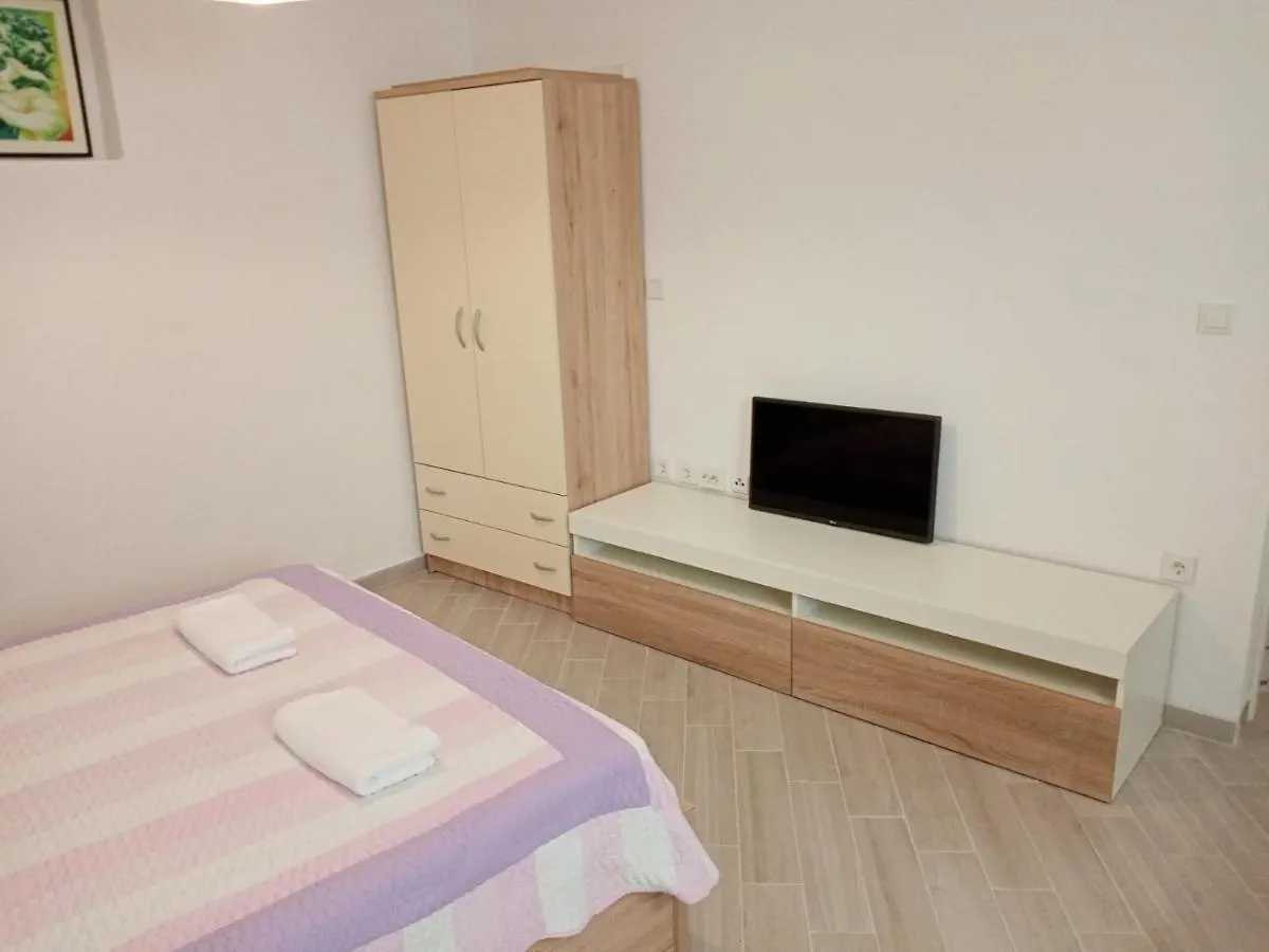 Apartment Elena Bale 0*,