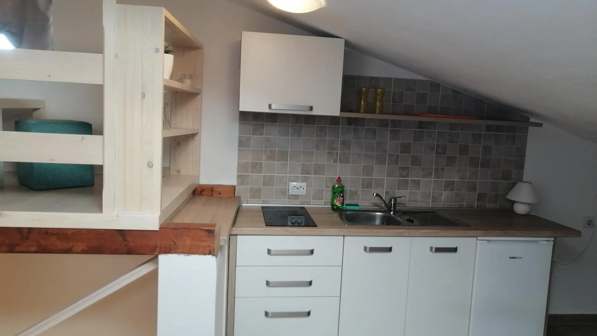 Apartment Elena Bale 0*,  Croazia