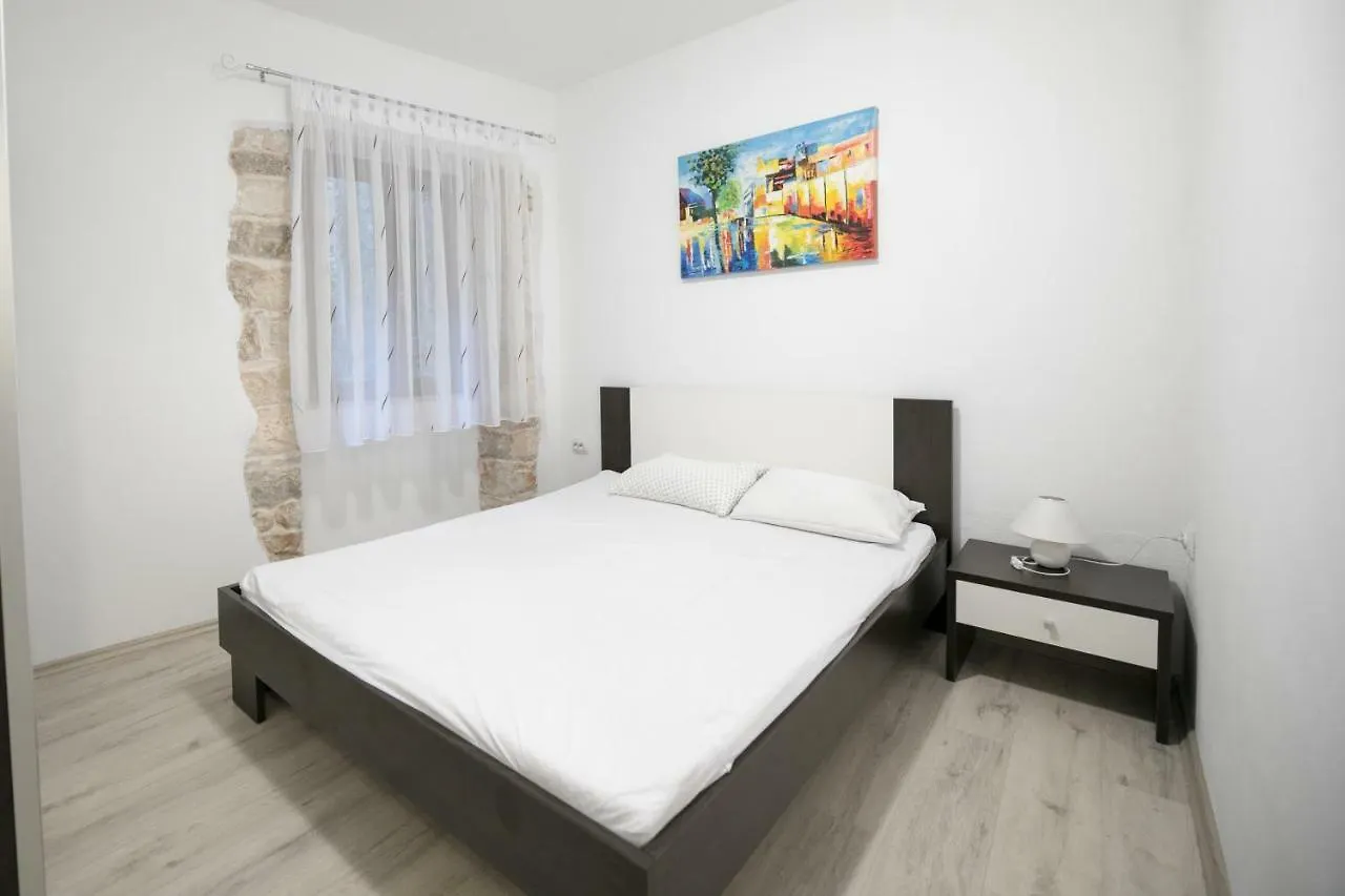 Apartment Elena Bale Croatia